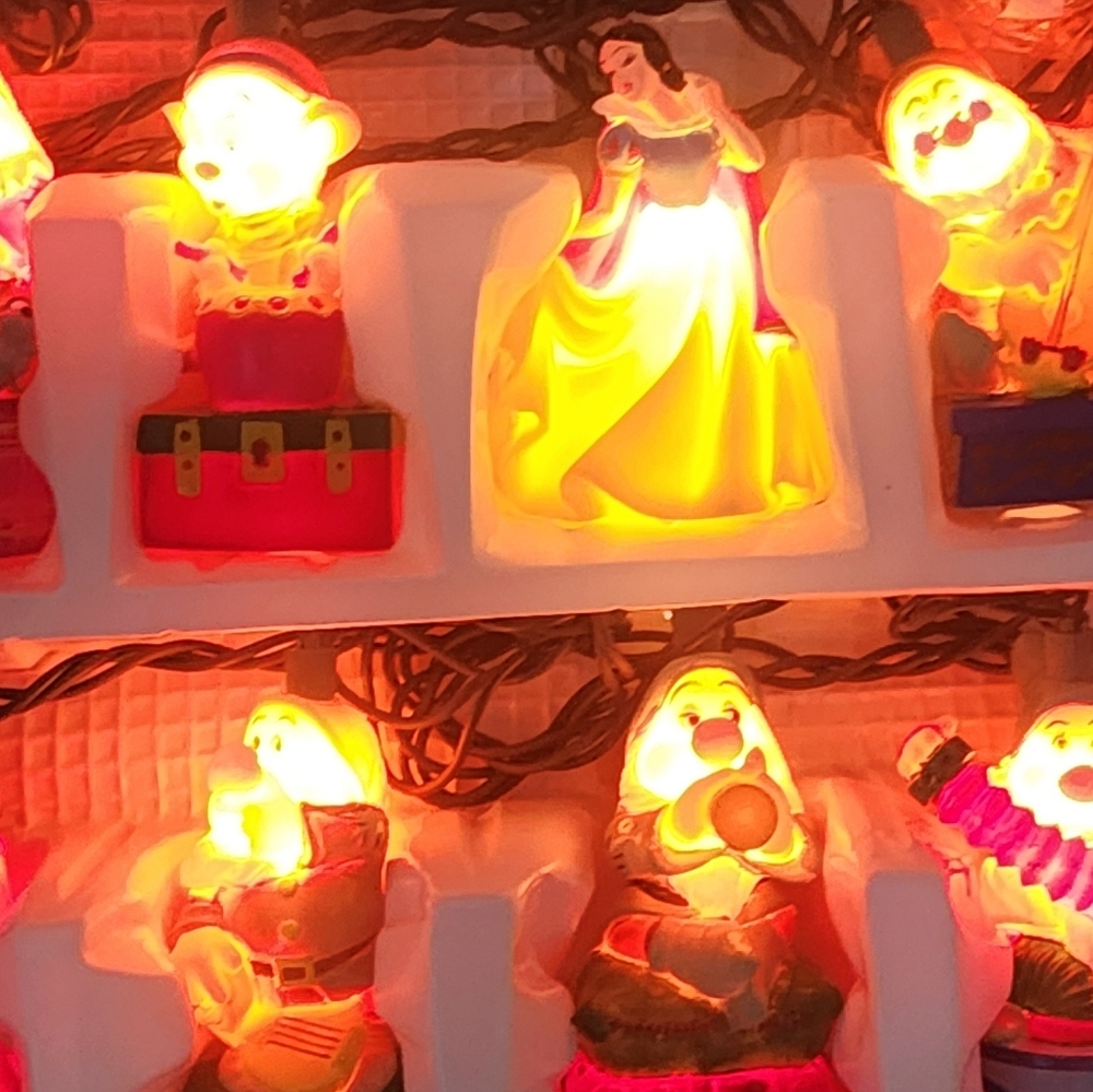vintage snow white & seven dwarves christmas tree string lights | vintage disney - Picture 2 of 5